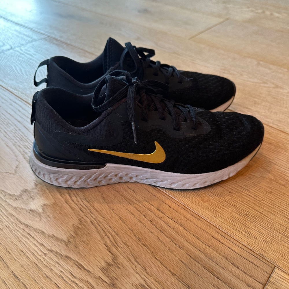 Nike Odyssey React Black and Gold Sneakers, Women's size 8